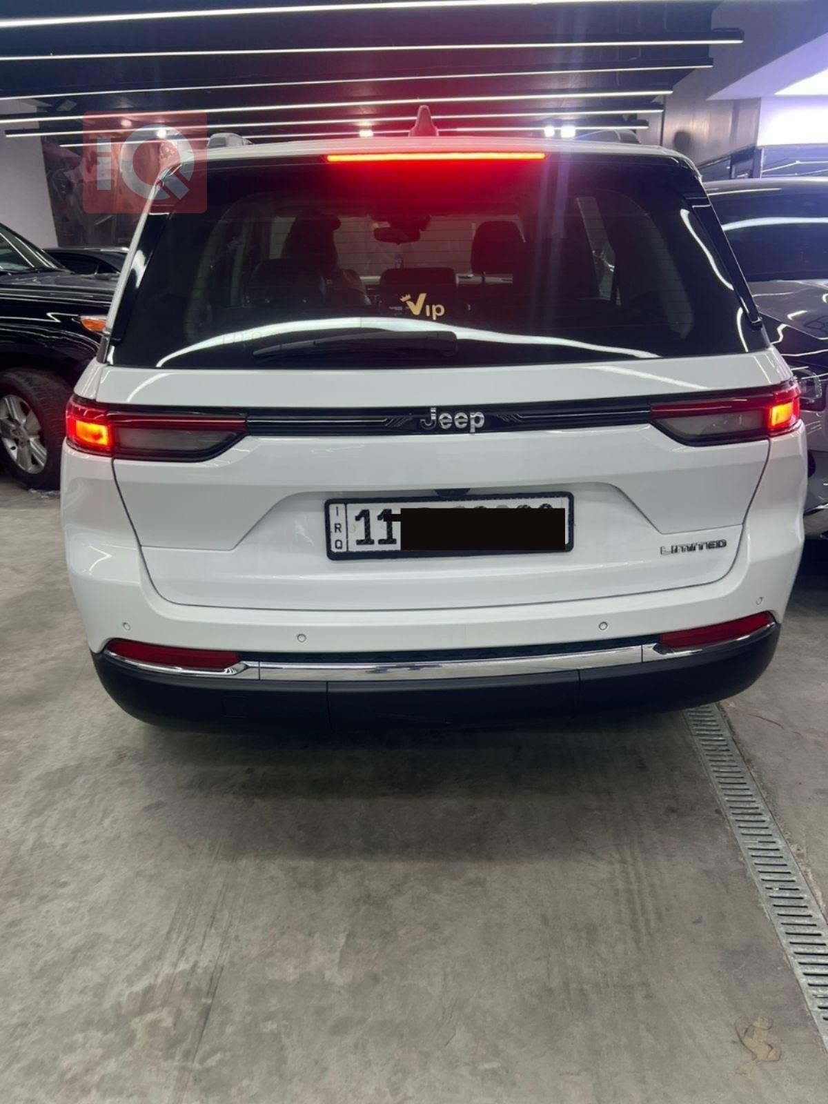 جیپ گراند شیرۆکی